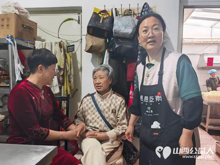 长治市小雨点公益志愿者协会副会长王新丽5月26日公益服务中的温暖日常带来了10件黄桃罐头捐赠给雨花斋二部 - 第17张 - 山西公益人 长治市小雨点公益志愿者协会副会长王新丽5月26日公益服务中的温暖日常带来了10件黄桃罐头捐赠给雨花斋二部 - 第17张