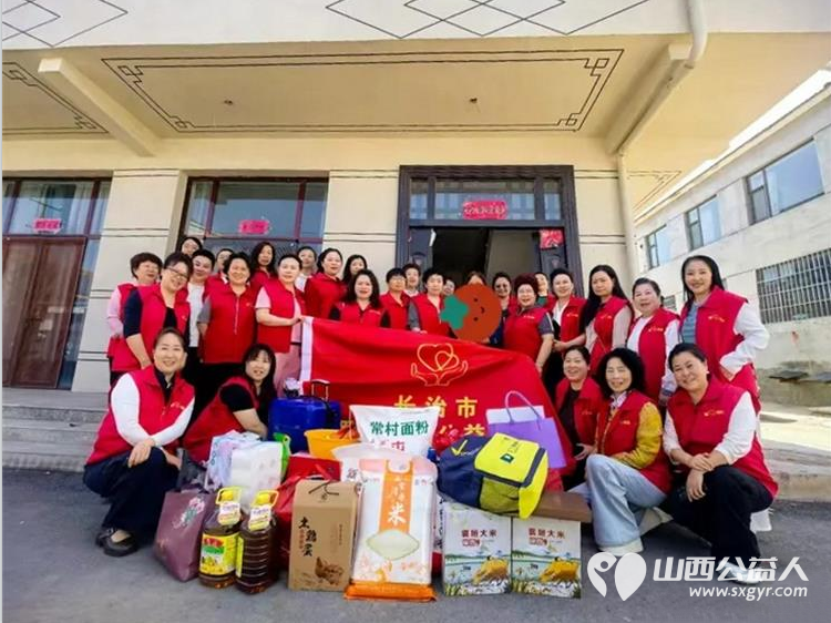 以爱为名步履不停----长治市爱心妈妈志愿服务协会的爱心妈妈们奔赴屯留为单亲妈妈两个尚未长大的孩子贫困家庭送帮扶大米面粉食用油衣物及12000元捐款 - 第1张 - 山西公益人 以爱为名步履不停----长治市爱心妈妈志愿服务协会的爱心妈妈们奔赴屯留为单亲妈妈两个尚未长大的孩子贫困家庭送帮扶大米面粉食用油衣物及12000元捐款 - 第1张