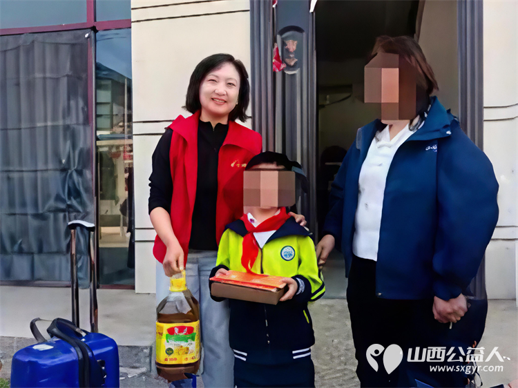 以爱为名步履不停----长治市爱心妈妈志愿服务协会的爱心妈妈们奔赴屯留为单亲妈妈两个尚未长大的孩子贫困家庭送帮扶大米面粉食用油衣物及12000元捐款 - 第25张 - 山西公益人 以爱为名步履不停----长治市爱心妈妈志愿服务协会的爱心妈妈们奔赴屯留为单亲妈妈两个尚未长大的孩子贫困家庭送帮扶大米面粉食用油衣物及12000元捐款 - 第25张