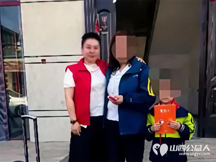 以爱为名步履不停----长治市爱心妈妈志愿服务协会的爱心妈妈们奔赴屯留为单亲妈妈两个尚未长大的孩子贫困家庭送帮扶大米面粉食用油衣物及12000元捐款 - 第19张 - 山西公益人 以爱为名步履不停----长治市爱心妈妈志愿服务协会的爱心妈妈们奔赴屯留为单亲妈妈两个尚未长大的孩子贫困家庭送帮扶大米面粉食用油衣物及12000元捐款 - 第19张
