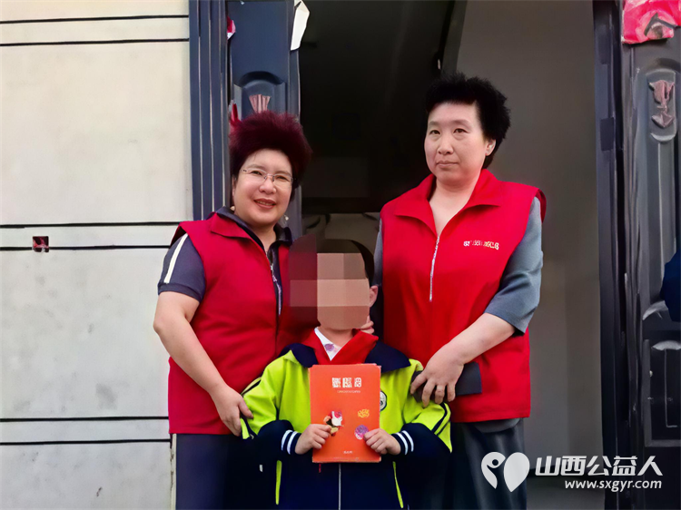 以爱为名步履不停----长治市爱心妈妈志愿服务协会的爱心妈妈们奔赴屯留为单亲妈妈两个尚未长大的孩子贫困家庭送帮扶大米面粉食用油衣物及12000元捐款 - 第15张 - 山西公益人 以爱为名步履不停----长治市爱心妈妈志愿服务协会的爱心妈妈们奔赴屯留为单亲妈妈两个尚未长大的孩子贫困家庭送帮扶大米面粉食用油衣物及12000元捐款 - 第15张