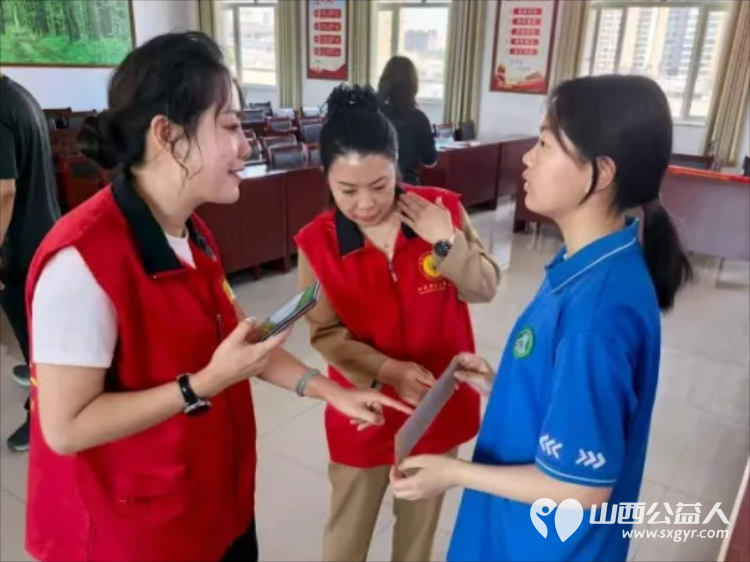阳泉市义工联合会2026年“七色阳光”助学金发放仪式在平定现场为85名平定县困境学生发放了助学金其他受助学生义工联将以分批及入户的形式发放 - 第41张