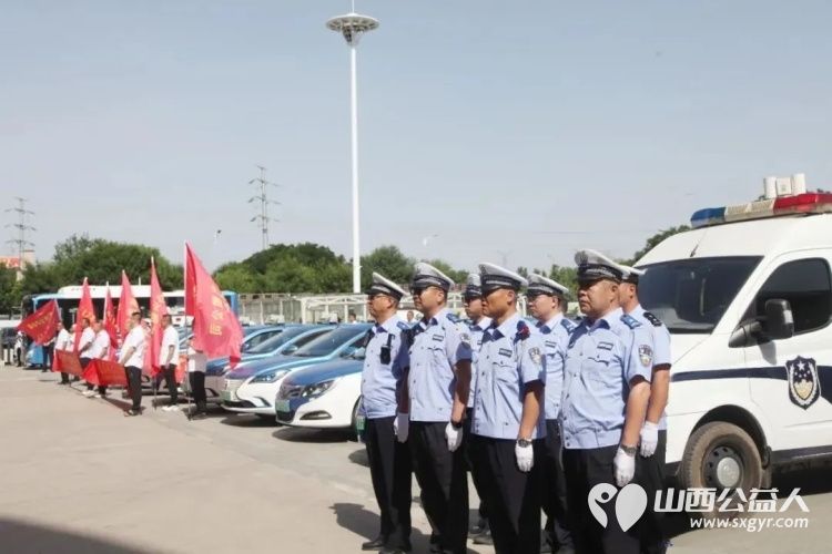 爱心送考已启航全程护航高考路----忻州市2026年爱心送考・一路有我公益活动在市客运中心正式启动多家企业共同集结爱心送考车队全力为广大考生保驾护航 - 第5张 - 山西公益人 爱心送考已启航全程护航高考路----忻州市2026年爱心送考・一路有我公益活动在市客运中心正式启动多家企业共同集结爱心送考车队全力为广大考生保驾护航 - 第5张