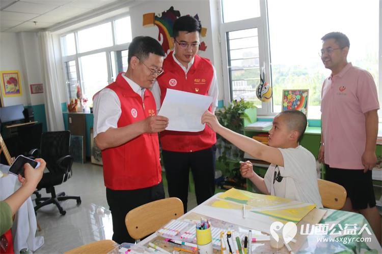 太原国道108项目公司联合阳曲县交通局六一儿童节主题关爱活动在太原市灵星社区康复中心举行 - 第6张 - 山西公益人 太原国道108项目公司联合阳曲县交通局六一儿童节主题关爱活动在太原市灵星社区康复中心举行 - 第6张