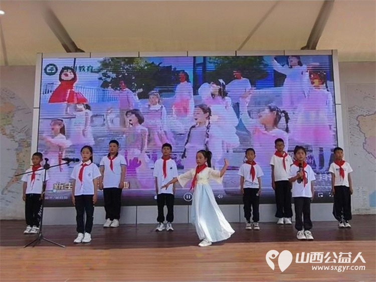 尖草坪区柏板乡上薛小学应邀城乡教育共同体尖草坪区科技实验小学参加毕业季系列活动接受礼物参观学习 - 第8张 - 山西公益人 尖草坪区柏板乡上薛小学应邀城乡教育共同体尖草坪区科技实验小学参加毕业季系列活动接受礼物参观学习 - 第8张