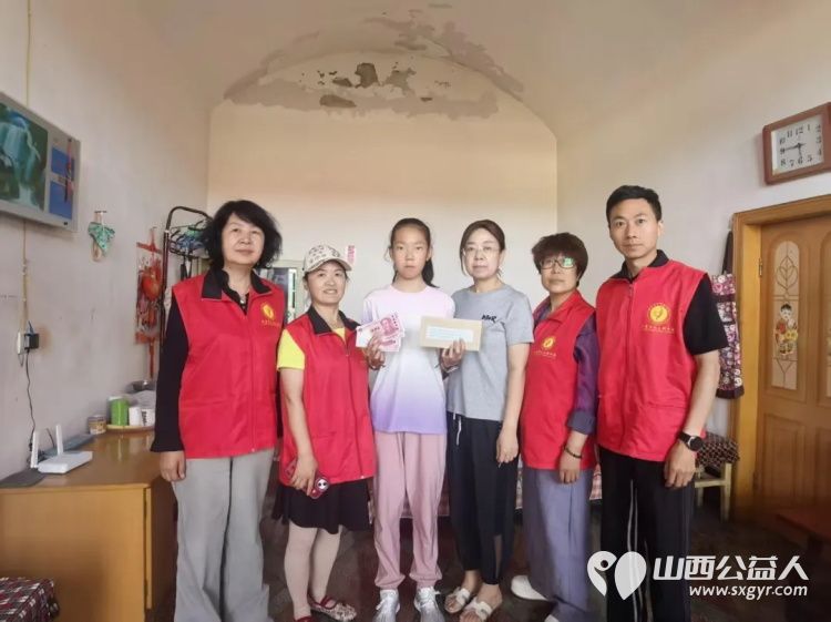 只为看到你的笑脸 阳泉市义工联合会走进阳泉市城区郊区和高新区入户发放2026年助学金 - 第1张 - 山西公益人 只为看到你的笑脸 阳泉市义工联合会走进阳泉市城区郊区和高新区入户发放2026年助学金 - 第1张