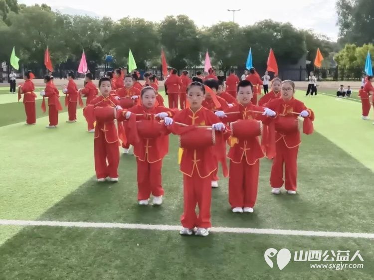 善行暖校园爱心伴成长----山西省晋城市新天和康养集团走进寺庄小学开展爱心捐赠活动有效补齐了我校教学文体物资短板为乡村教育发展注入了温暖力量 - 第10张