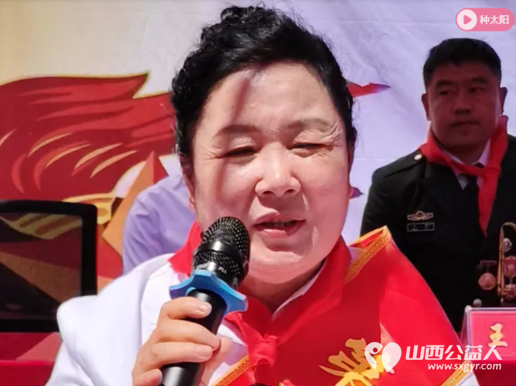 六一童心暖 忻州最美志愿者冯丽中国好人郭泽鹏六一儿童节双楷模携手走进五台东雷学校为孩子们送去爱心学习用品让孩子们欢乐过六一 - 第3张 - 山西公益人 六一童心暖 忻州最美志愿者冯丽中国好人郭泽鹏六一儿童节双楷模携手走进五台东雷学校为孩子们送去爱心学习用品让孩子们欢乐过六一 - 第3张