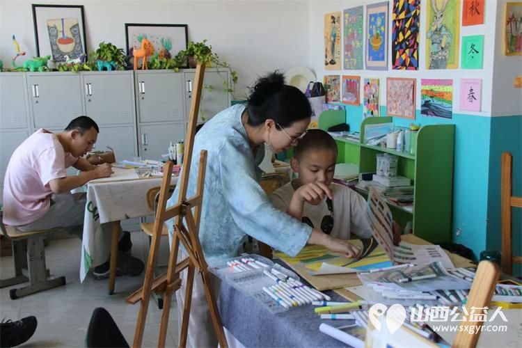 感谢太原市平阳商会在六一儿童节之际带着牛奶水果零食及大礼包来到太原市灵星社区服务中心陪着孩子们过快乐的六一 - 第5张 - 山西公益人 感谢太原市平阳商会在六一儿童节之际带着牛奶水果零食及大礼包来到太原市灵星社区服务中心陪着孩子们过快乐的六一 - 第5张