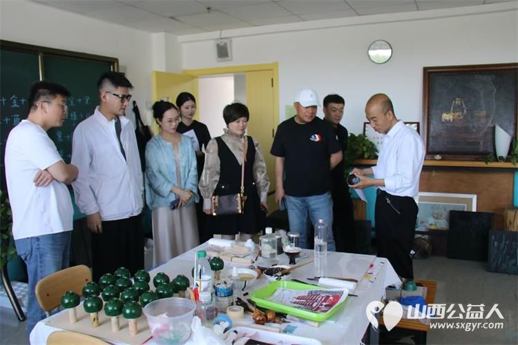 感谢太原市平阳商会在六一儿童节之际带着牛奶水果零食及大礼包来到太原市灵星社区服务中心陪着孩子们过快乐的六一 - 第3张 - 山西公益人 感谢太原市平阳商会在六一儿童节之际带着牛奶水果零食及大礼包来到太原市灵星社区服务中心陪着孩子们过快乐的六一 - 第3张