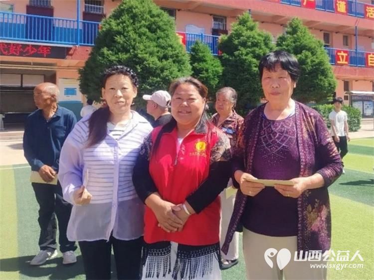 阳泉市义工联合会2026年七色阳光助学金在平定县东回镇举行发放活动资助17名平定县东回镇学生11900元为他们发放了助学金 - 第8张 - 山西公益人 阳泉市义工联合会2026年七色阳光助学金在平定县东回镇举行发放活动资助17名平定县东回镇学生11900元为他们发放了助学金 - 第8张