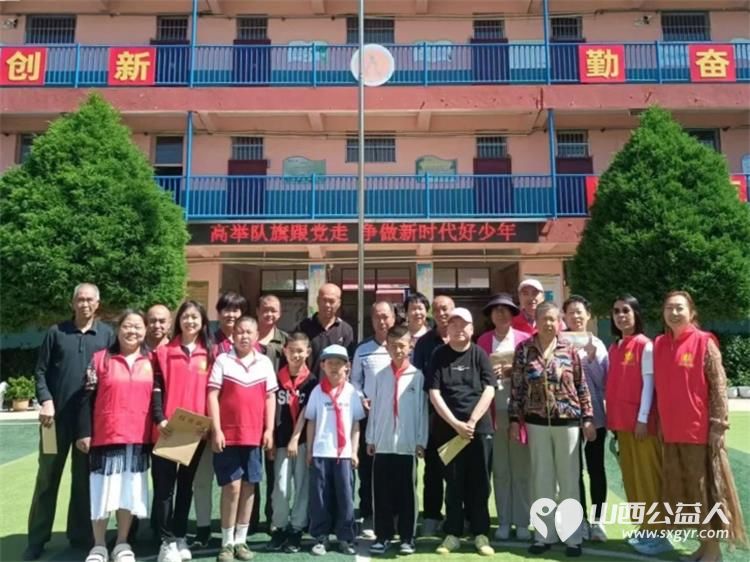 阳泉市义工联合会2026年七色阳光助学金在平定县东回镇举行发放活动资助17名平定县东回镇学生11900元为他们发放了助学金 - 第1张 - 山西公益人 阳泉市义工联合会2026年七色阳光助学金在平定县东回镇举行发放活动资助17名平定县东回镇学生11900元为他们发放了助学金 - 第1张