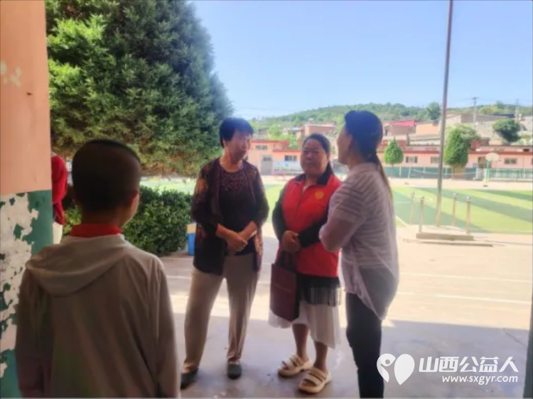 阳泉市义工联合会2026年七色阳光助学金在平定县东回镇举行发放活动资助17名平定县东回镇学生11900元为他们发放了助学金 - 第4张 - 山西公益人 阳泉市义工联合会2026年七色阳光助学金在平定县东回镇举行发放活动资助17名平定县东回镇学生11900元为他们发放了助学金 - 第4张
