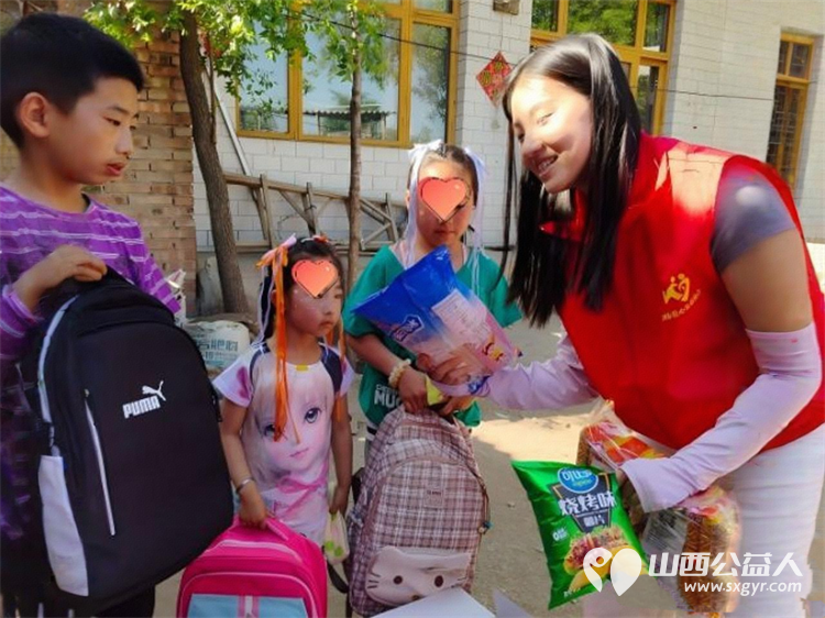 爱心传扬守望花开----忻州市爱心公益协会走进庄磨镇新社村为赵鸿宇、赵思雨、赵雨佳三名孩童送上节日关怀用温情陪伴守护他们的纯真童年 - 第22张 - 山西公益人 爱心传扬守望花开----忻州市爱心公益协会走进庄磨镇新社村为赵鸿宇、赵思雨、赵雨佳三名孩童送上节日关怀用温情陪伴守护他们的纯真童年 - 第22张