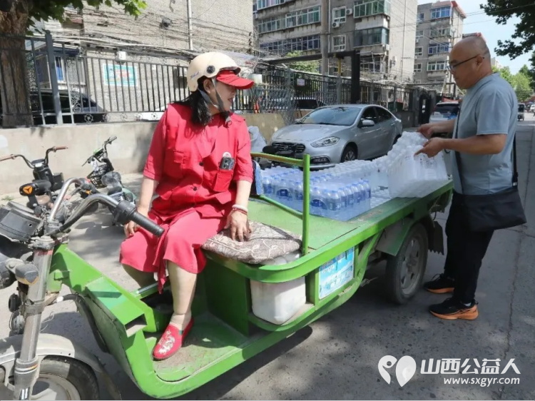 暖心助考助梦启航----6月7日临汾市文明交通志愿者协会组织273名志愿者奔赴各个考点开展爱心护考志愿服务用暖心行动为广大考生保驾护航 - 第21张 - 山西公益人 暖心助考助梦启航----6月7日临汾市文明交通志愿者协会组织273名志愿者奔赴各个考点开展爱心护考志愿服务用暖心行动为广大考生保驾护航 - 第21张