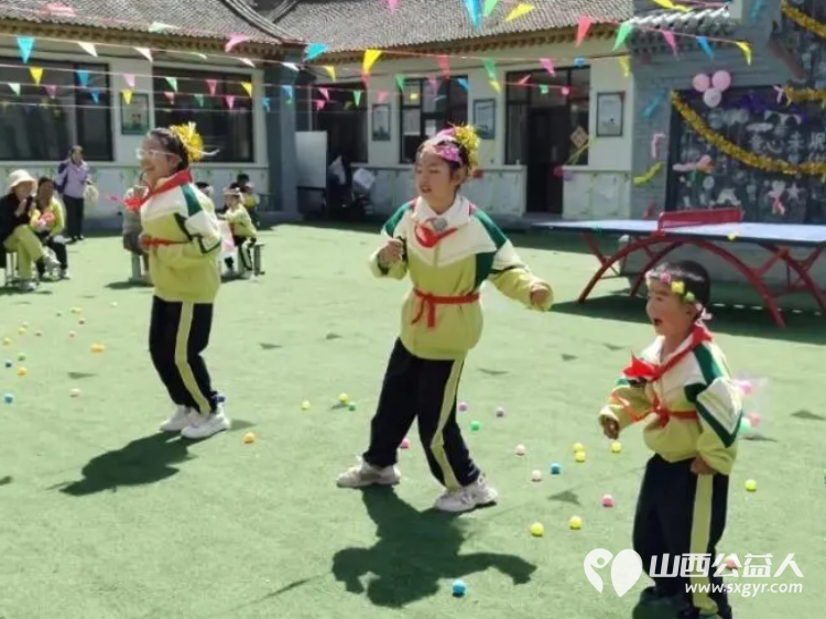 公益暖童心六一伴成长----忻州市爱心公益协会情系深山小学走进五台山杨柏峪小学与全校师生共庆六一将满载善意的文具体育用品零食爱心物资悉数送达校园 - 第25张 - 山西公益人 公益暖童心六一伴成长----忻州市爱心公益协会情系深山小学走进五台山杨柏峪小学与全校师生共庆六一将满载善意的文具体育用品零食爱心物资悉数送达校园 - 第25张