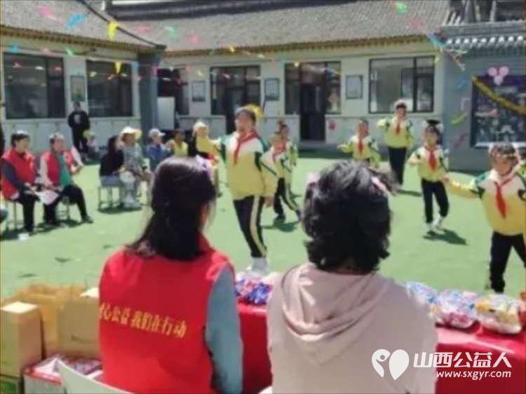 公益暖童心六一伴成长----忻州市爱心公益协会情系深山小学走进五台山杨柏峪小学与全校师生共庆六一将满载善意的文具体育用品零食爱心物资悉数送达校园 - 第20张 - 山西公益人 公益暖童心六一伴成长----忻州市爱心公益协会情系深山小学走进五台山杨柏峪小学与全校师生共庆六一将满载善意的文具体育用品零食爱心物资悉数送达校园 - 第20张