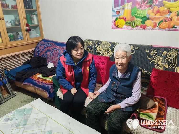 太原市杏花岭区杏花红志愿服务中心组织志愿者服务孤寡老人义务理发义务剪指甲泡脚 - 第21张 - 山西公益人 太原市杏花岭区杏花红志愿服务中心组织志愿者服务孤寡老人义务理发义务剪指甲泡脚 - 第21张