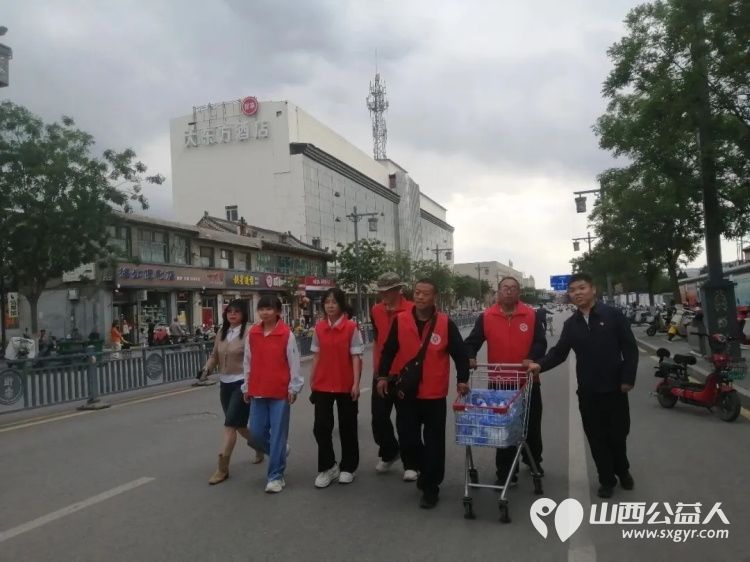 微光汇星河大爱助远航----浑源县残联扶残助残志愿者协会58位志愿者参加第六届爱心助高考志愿促文明志愿服务活动累计发放6000瓶矿泉水 - 第13张 - 山西公益人 微光汇星河大爱助远航----浑源县残联扶残助残志愿者协会58位志愿者参加第六届爱心助高考志愿促文明志愿服务活动累计发放6000瓶矿泉水 - 第13张