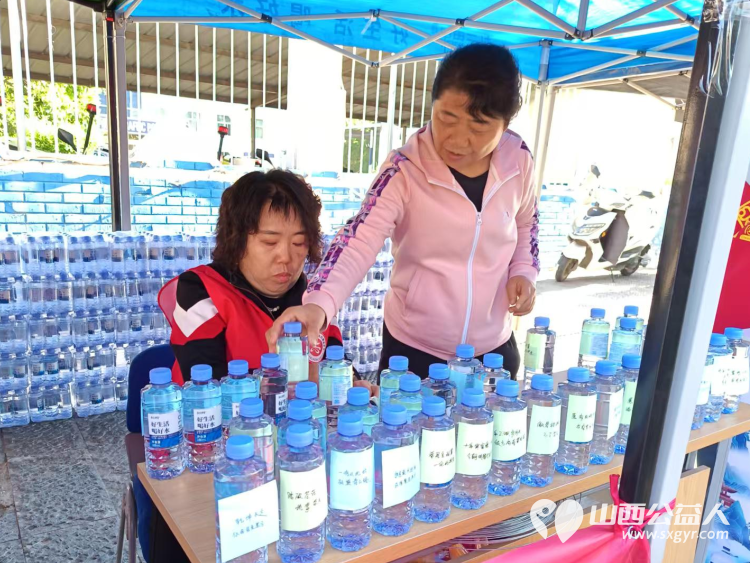 微光汇星河大爱助远航----浑源县残联扶残助残志愿者协会58位志愿者参加第六届爱心助高考志愿促文明志愿服务活动累计发放6000瓶矿泉水 - 第19张 - 山西公益人 微光汇星河大爱助远航----浑源县残联扶残助残志愿者协会58位志愿者参加第六届爱心助高考志愿促文明志愿服务活动累计发放6000瓶矿泉水 - 第19张