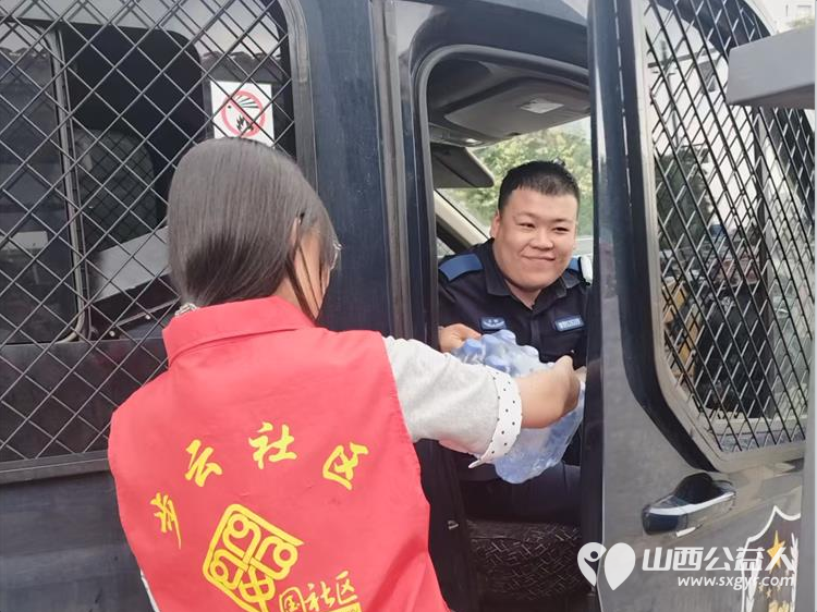 微光汇星河大爱助远航----浑源县残联扶残助残志愿者协会58位志愿者参加第六届爱心助高考志愿促文明志愿服务活动累计发放6000瓶矿泉水 - 第22张 - 山西公益人 微光汇星河大爱助远航----浑源县残联扶残助残志愿者协会58位志愿者参加第六届爱心助高考志愿促文明志愿服务活动累计发放6000瓶矿泉水 - 第22张