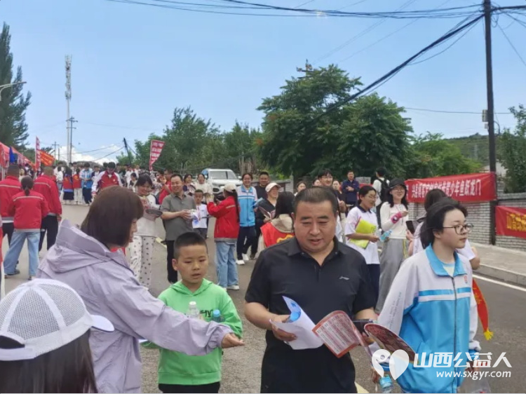党建领航护考路新兴聚力助梦行 | 兴县同城爱心公益协会携其他爱心组织组建了一支涵盖现场指引秩序维护心理疏导物资保障等全方位服务的2026年助力高考铁军 - 第5张 - 山西公益人 党建领航护考路新兴聚力助梦行 | 兴县同城爱心公益协会携其他爱心组织组建了一支涵盖现场指引秩序维护心理疏导物资保障等全方位服务的2026年助力高考铁军 - 第5张