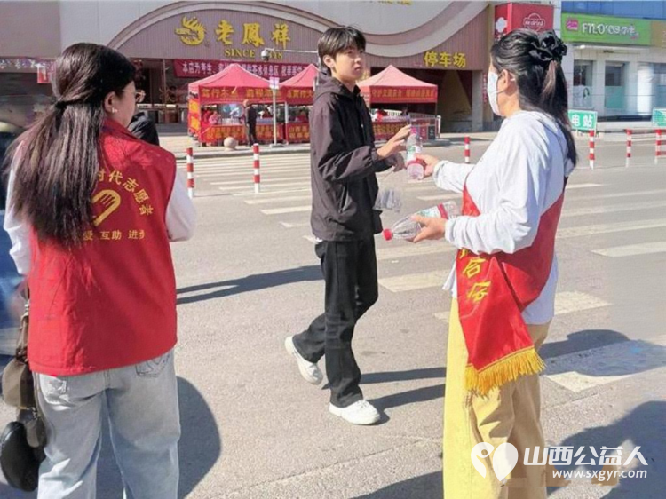 以十一年坚守护一届届少年金榜可期 文水县爱心帮扶志愿者协会于6月7--9日再度奔赴文水二中考点以熟悉的坚守温暖的服务续写十一年护考篇章 - 第37张 - 山西公益人 以十一年坚守护一届届少年金榜可期 文水县爱心帮扶志愿者协会于6月7--9日再度奔赴文水二中考点以熟悉的坚守温暖的服务续写十一年护考篇章 - 第37张
