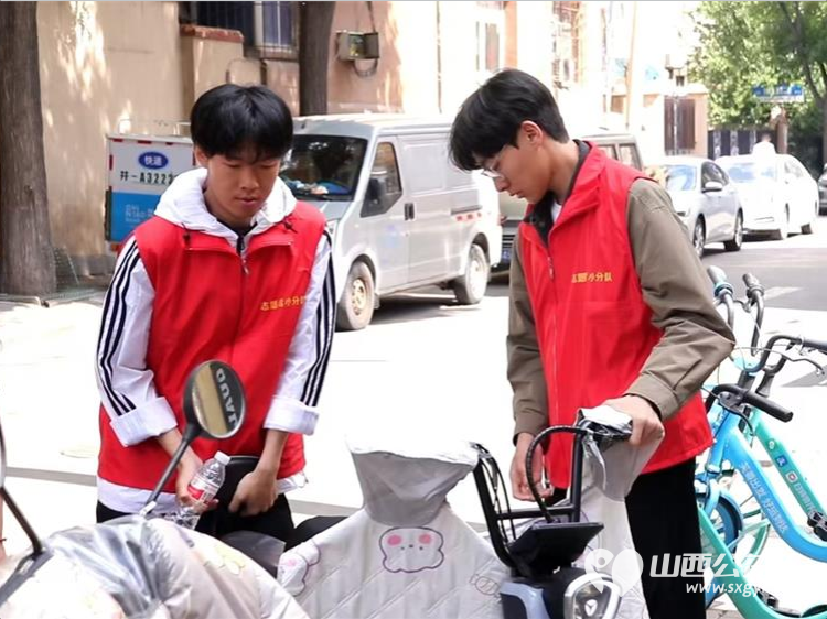 感谢所有在十五中助力高考的太原市志愿者小分队志愿者愿这份善意与温暖化作考生们笔下的生花妙笔也愿每一位默默奉献的志愿者在未来的日子里被世界温柔以待 - 第18张 - 山西公益人 感谢所有在十五中助力高考的太原市志愿者小分队志愿者愿这份善意与温暖化作考生们笔下的生花妙笔也愿每一位默默奉献的志愿者在未来的日子里被世界温柔以待 - 第18张