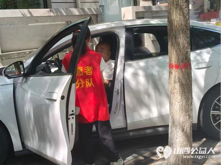 感谢所有在十五中助力高考的太原市志愿者小分队志愿者愿这份善意与温暖化作考生们笔下的生花妙笔也愿每一位默默奉献的志愿者在未来的日子里被世界温柔以待 - 第28张 - 山西公益人 感谢所有在十五中助力高考的太原市志愿者小分队志愿者愿这份善意与温暖化作考生们笔下的生花妙笔也愿每一位默默奉献的志愿者在未来的日子里被世界温柔以待 - 第28张