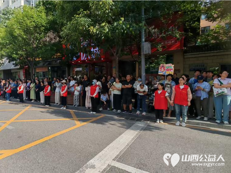 感谢所有在十五中助力高考的太原市志愿者小分队志愿者愿这份善意与温暖化作考生们笔下的生花妙笔也愿每一位默默奉献的志愿者在未来的日子里被世界温柔以待 - 第21张 - 山西公益人 感谢所有在十五中助力高考的太原市志愿者小分队志愿者愿这份善意与温暖化作考生们笔下的生花妙笔也愿每一位默默奉献的志愿者在未来的日子里被世界温柔以待 - 第21张