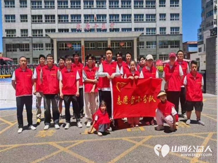 感谢所有在十五中助力高考的太原市志愿者小分队志愿者愿这份善意与温暖化作考生们笔下的生花妙笔也愿每一位默默奉献的志愿者在未来的日子里被世界温柔以待 - 第2张 - 山西公益人 感谢所有在十五中助力高考的太原市志愿者小分队志愿者愿这份善意与温暖化作考生们笔下的生花妙笔也愿每一位默默奉献的志愿者在未来的日子里被世界温柔以待 - 第2张