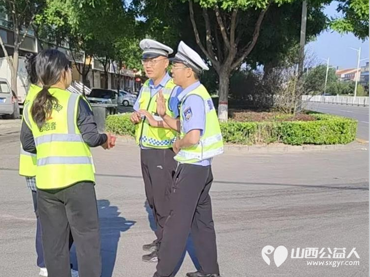暖心护航高考志愿助力圆梦----太谷区心连心志愿者协会在太谷区职业中学高考考点开展高考志愿服务活动用实际行动为学子逐梦之路保驾护航 - 第4张 - 山西公益人 暖心护航高考志愿助力圆梦----太谷区心连心志愿者协会在太谷区职业中学高考考点开展高考志愿服务活动用实际行动为学子逐梦之路保驾护航 - 第4张