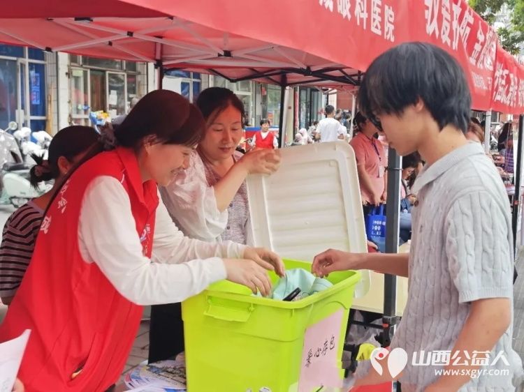 盐湖区志愿者协会开展2026年爱心护考志愿服务活动护航高考累计参与志愿者282人次用热情周到的服务为莘莘学子圆梦之旅保驾护航 - 第8张 - 山西公益人 盐湖区志愿者协会开展2026年爱心护考志愿服务活动护航高考累计参与志愿者282人次用热情周到的服务为莘莘学子圆梦之旅保驾护航 - 第8张