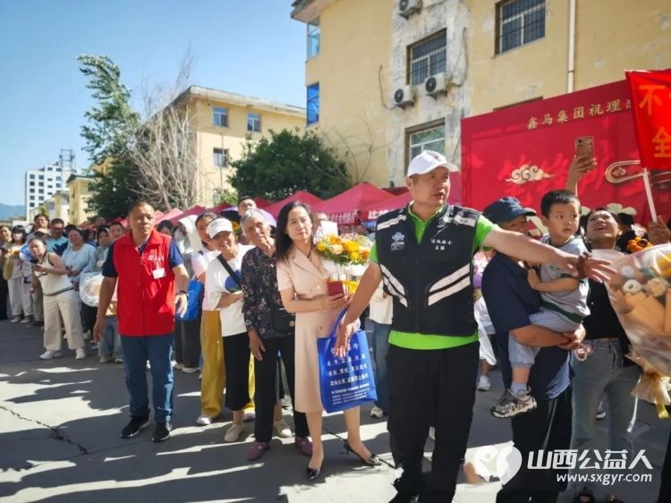 盐湖区志愿者协会开展2026年爱心护考志愿服务活动护航高考累计参与志愿者282人次用热情周到的服务为莘莘学子圆梦之旅保驾护航 - 第31张 - 山西公益人 盐湖区志愿者协会开展2026年爱心护考志愿服务活动护航高考累计参与志愿者282人次用热情周到的服务为莘莘学子圆梦之旅保驾护航 - 第31张