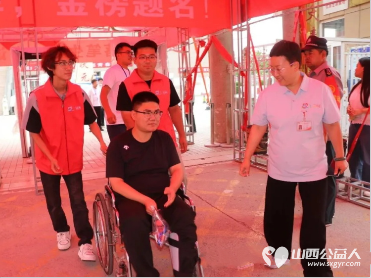 盐湖区志愿者协会开展2026年爱心护考志愿服务活动护航高考累计参与志愿者282人次用热情周到的服务为莘莘学子圆梦之旅保驾护航 - 第13张 - 山西公益人 盐湖区志愿者协会开展2026年爱心护考志愿服务活动护航高考累计参与志愿者282人次用热情周到的服务为莘莘学子圆梦之旅保驾护航 - 第13张