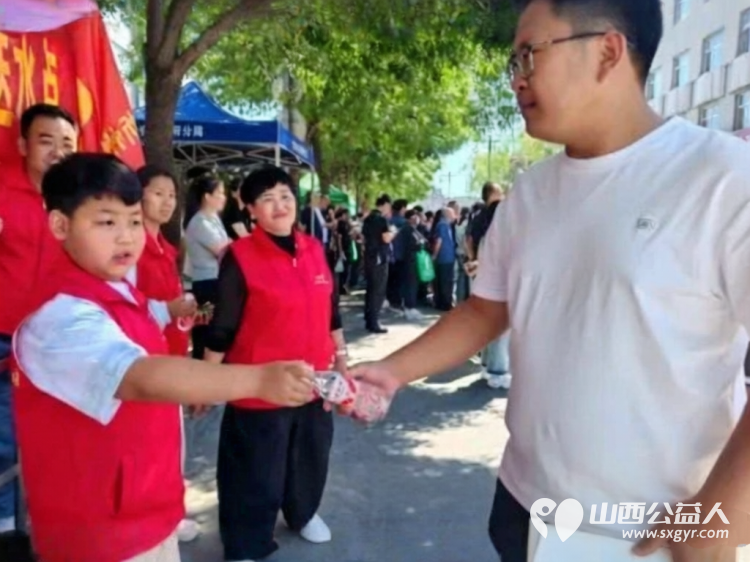 爱心助考暖忻城为梦护航启新程----忻州市爱心公益协会高考志愿服务圆满收官6月7日至9日志愿者们用三天的坚守与温情服务全程守护着莘莘学子的追梦之路 - 第16张 - 山西公益人 爱心助考暖忻城为梦护航启新程----忻州市爱心公益协会高考志愿服务圆满收官6月7日至9日志愿者们用三天的坚守与温情服务全程守护着莘莘学子的追梦之路 - 第16张