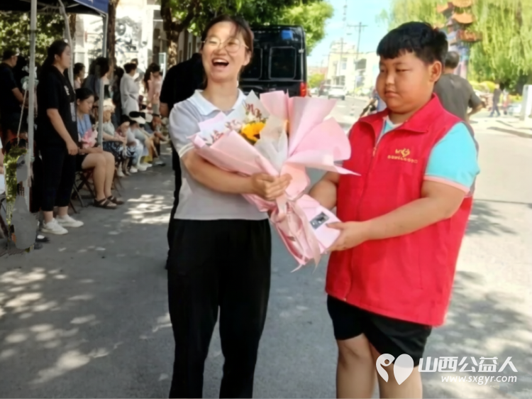 爱心助考暖忻城为梦护航启新程----忻州市爱心公益协会高考志愿服务圆满收官6月7日至9日志愿者们用三天的坚守与温情服务全程守护着莘莘学子的追梦之路 - 第20张 - 山西公益人 爱心助考暖忻城为梦护航启新程----忻州市爱心公益协会高考志愿服务圆满收官6月7日至9日志愿者们用三天的坚守与温情服务全程守护着莘莘学子的追梦之路 - 第20张