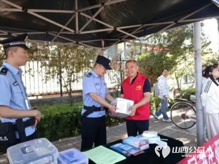 爱心助考暖忻城为梦护航启新程----忻州市爱心公益协会高考志愿服务圆满收官6月7日至9日志愿者们用三天的坚守与温情服务全程守护着莘莘学子的追梦之路 - 第21张 - 山西公益人 爱心助考暖忻城为梦护航启新程----忻州市爱心公益协会高考志愿服务圆满收官6月7日至9日志愿者们用三天的坚守与温情服务全程守护着莘莘学子的追梦之路 - 第21张