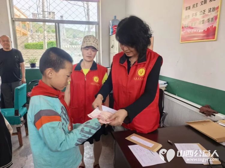 只为看到你的笑脸 阳泉市义工联合会走进平定县岔口乡、张庄镇入户发放2026年助学金为困境学子撑起求学微光 - 第7张