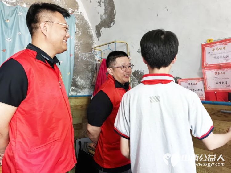只为看到你的笑脸 阳泉市义工联合会走进平定县岔口乡、张庄镇入户发放2026年助学金为困境学子撑起求学微光 - 第13张