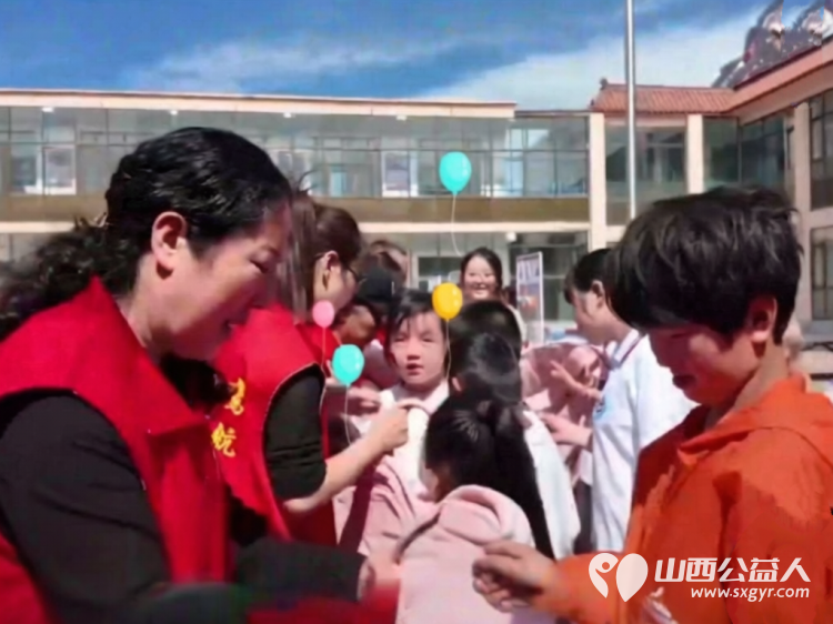 关爱特殊儿童点亮美好童年 长治市善泽留守困境儿童救助协会公益关爱行动奔赴屯留区河神庙特殊教育学校为这里的折翼天使们送上专属的节日祝福与暖心陪伴 - 第17张