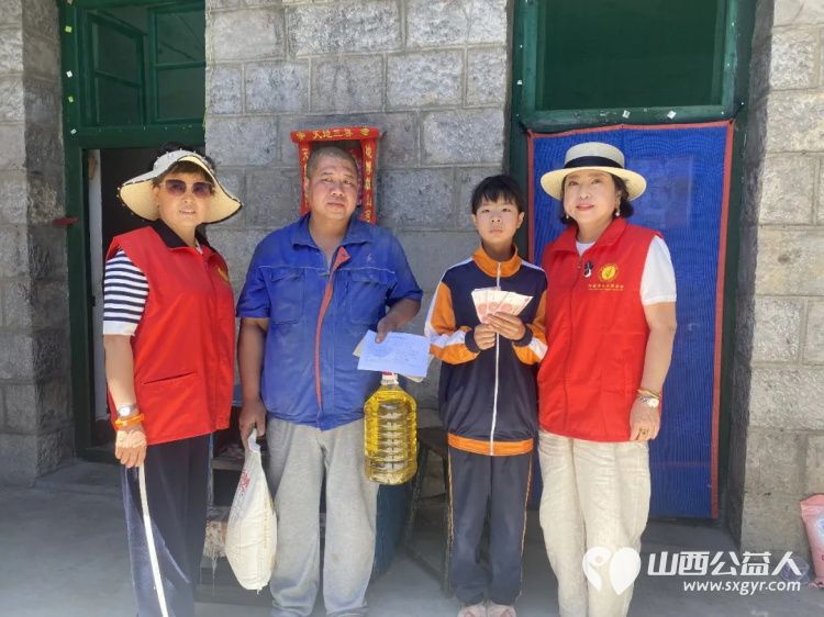 阳泉市义工联合会组织义工走进平定县娘子关镇、巨城镇和冶西镇，盂县牛村镇入户发放2026年助学金 - 第6张