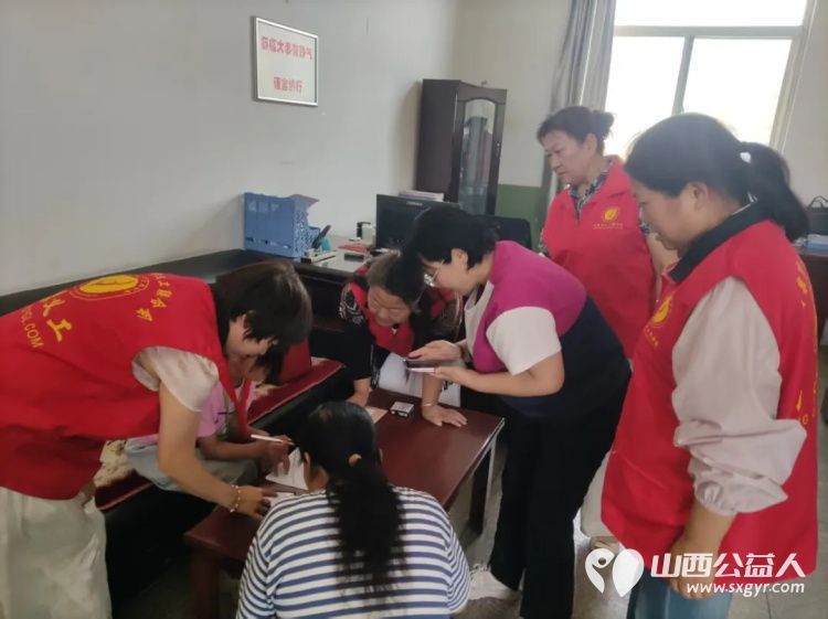 阳泉市义工联合会组织义工走进平定县娘子关镇、巨城镇和冶西镇，盂县牛村镇入户发放2026年助学金 - 第12张