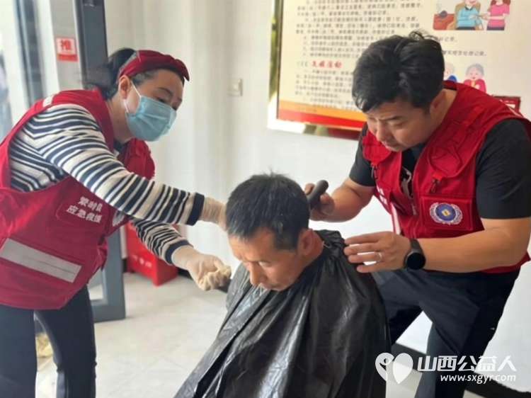 爱心义剪暖夕阳志愿服务暖人心----繁峙县应急救援协会走进繁峙县中心敬老院开展公益义剪服务以细微善举温暖暮年时光 - 第6张 - 山西公益人 爱心义剪暖夕阳志愿服务暖人心----繁峙县应急救援协会走进繁峙县中心敬老院开展公益义剪服务以细微善举温暖暮年时光 - 第6张