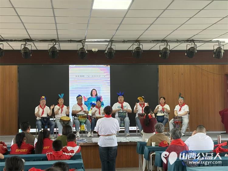 太原市阳光益佳信息服务有限公司在清徐县杨房小学开展迎六一·让爱回家在行动公益慰问活动为学校14名困境学生送上价值4000余元的助学金及爱心物品 - 第4张 - 山西公益人 太原市阳光益佳信息服务有限公司在清徐县杨房小学开展迎六一·让爱回家在行动公益慰问活动为学校14名困境学生送上价值4000余元的助学金及爱心物品 - 第4张