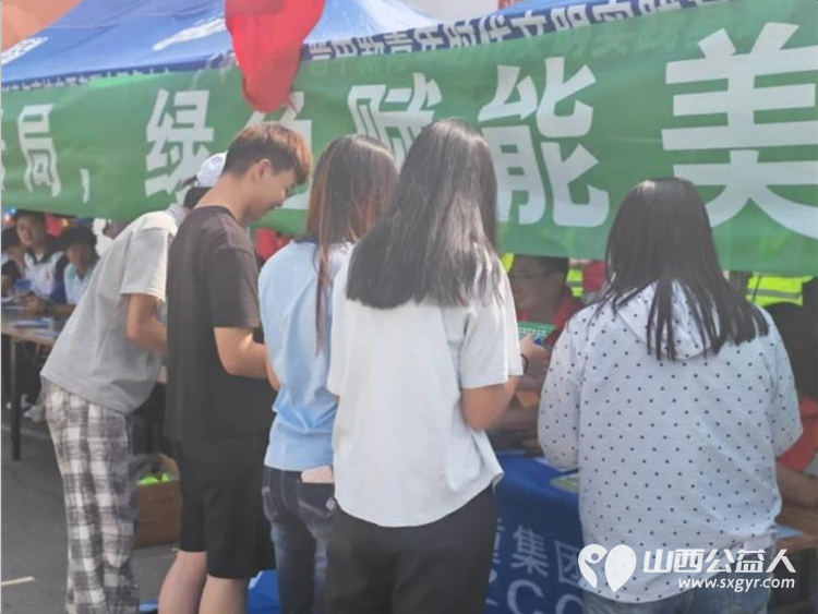 全面绿色转型.共建美丽中国 ¦晋中新青年高校志愿者联合服务中心开展六五环境日宣传活动让广大市民明晰环保法定责任树立依法保护环境的思想自觉 - 第5张 - 山西公益人 全面绿色转型.共建美丽中国 ¦晋中新青年高校志愿者联合服务中心开展六五环境日宣传活动让广大市民明晰环保法定责任树立依法保护环境的思想自觉 - 第5张