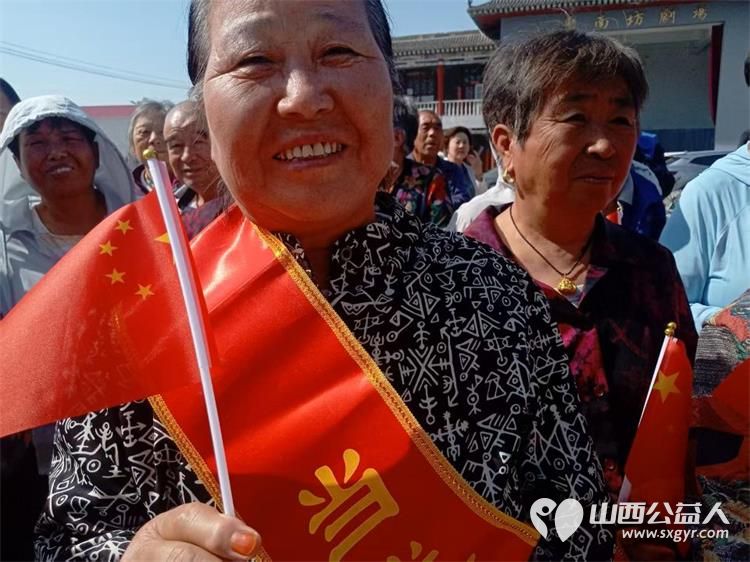 太原市阳光益佳信息服务有限公司在清徐徐沟镇东南坊村开展学习雷锋阳光精神让爱回家在行动公益活动 - 第9张