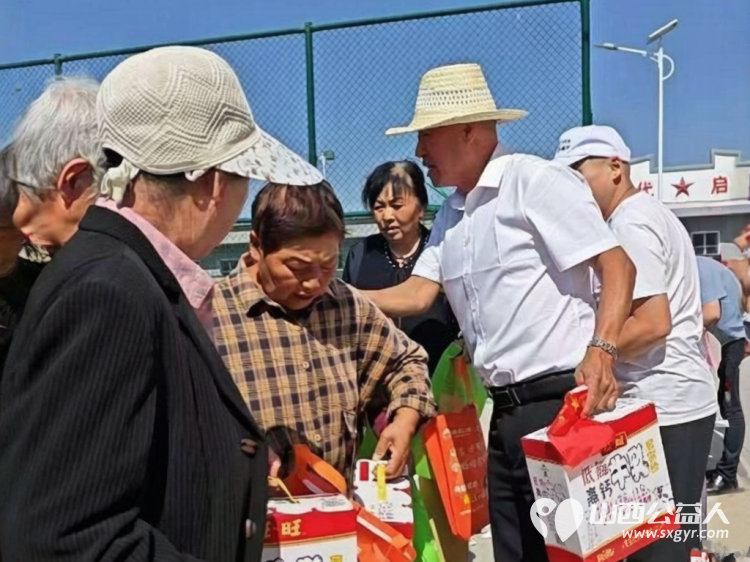 太原市阳光益佳信息服务有限公司在清徐徐沟镇东南坊村开展学习雷锋阳光精神让爱回家在行动公益活动 - 第5张