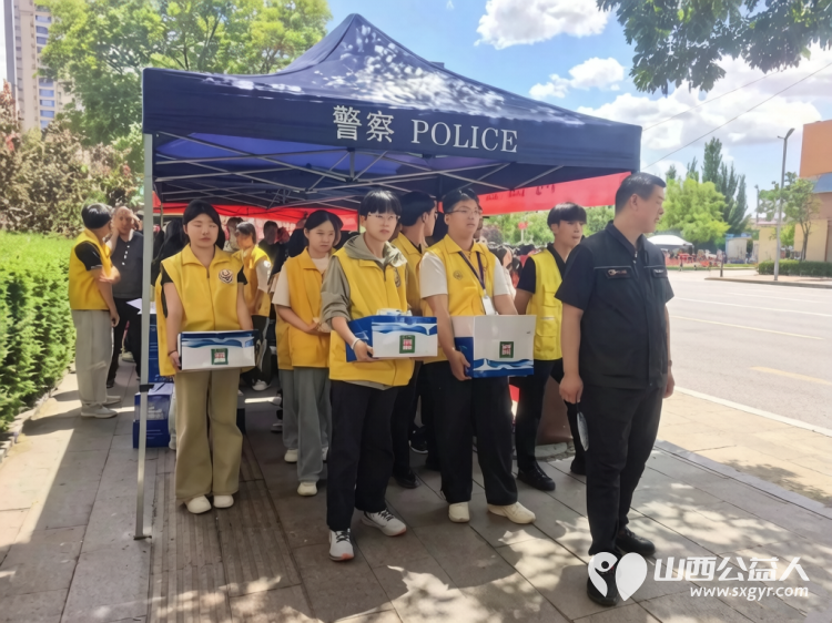 爱心送清凉助力高考路 河曲县委统战部、新联会、爱心商家志伟汽修携手爱华公益志愿者协会开展为期三天的高考爱心送水志愿服务活动温暖了每一位追梦人 - 第16张 - 山西公益人 爱心送清凉助力高考路 河曲县委统战部、新联会、爱心商家志伟汽修携手爱华公益志愿者协会开展为期三天的高考爱心送水志愿服务活动温暖了每一位追梦人 - 第16张