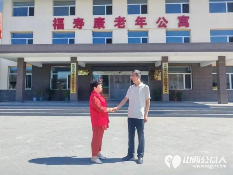 粽香传温情敬老暖人心----忻府区阳光爱心志愿者团队走进福寿康养老院开展端午慰问暖心活动将提前精心包制的粽子与爱心物资送至老人身边 - 第2张 - 山西公益人 粽香传温情敬老暖人心----忻府区阳光爱心志愿者团队走进福寿康养老院开展端午慰问暖心活动将提前精心包制的粽子与爱心物资送至老人身边 - 第2张